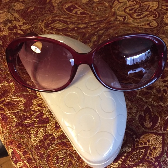 COACH pink Sunglasses Trendy Fashion HOT! - Picture 1 of 4